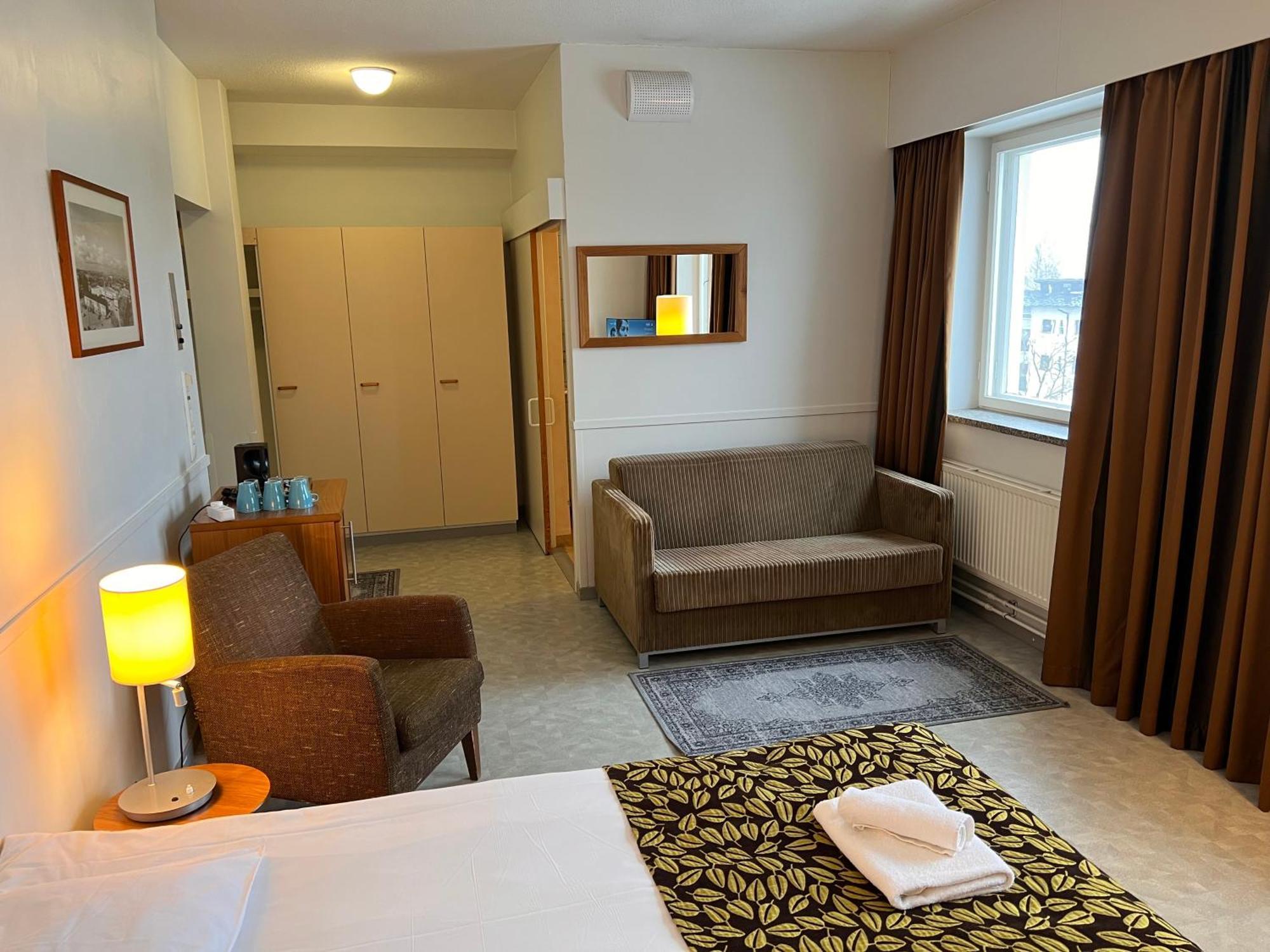 פורבו Budget Hotel Easystay מראה חיצוני תמונה