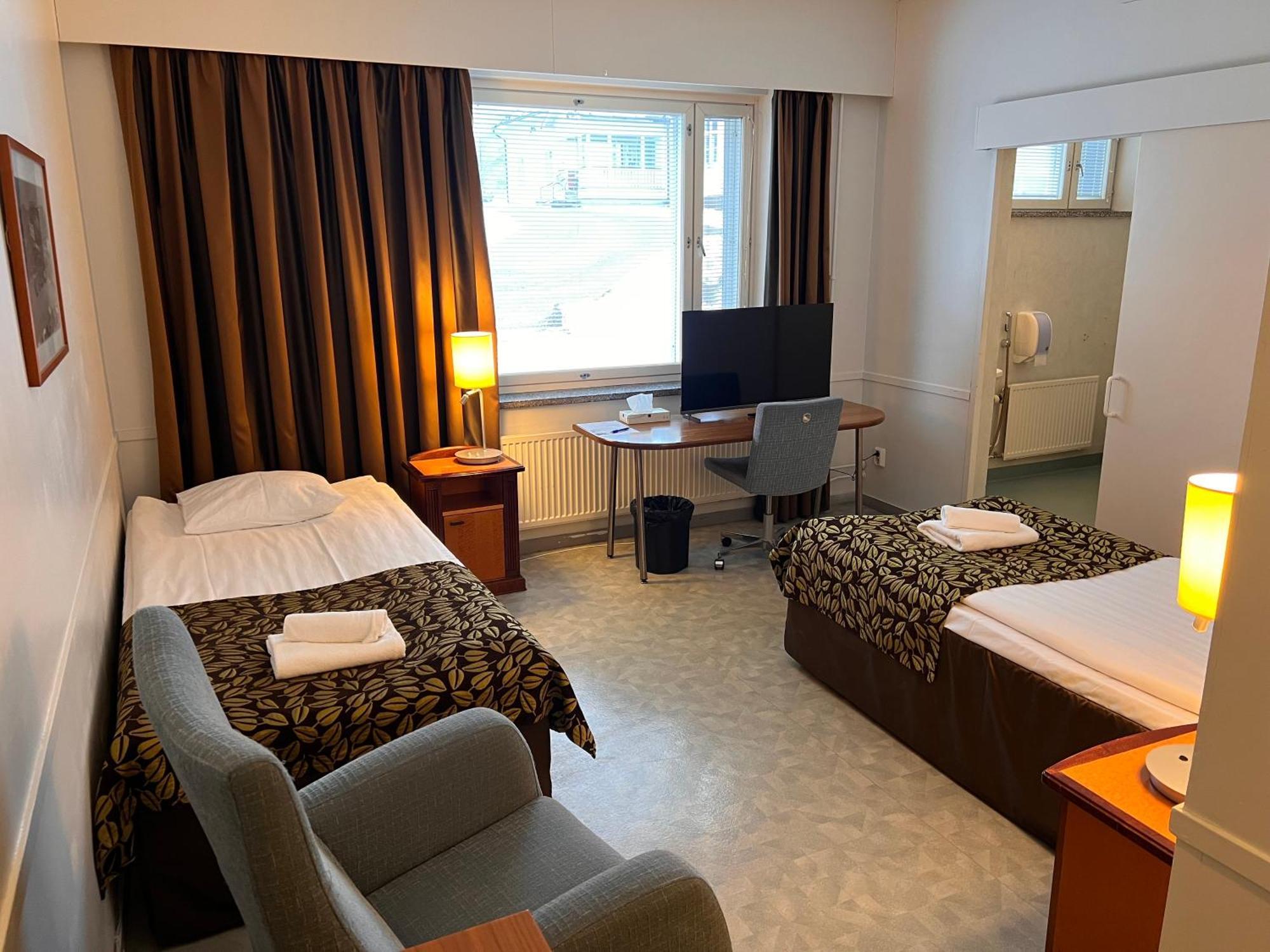 פורבו Budget Hotel Easystay מראה חיצוני תמונה