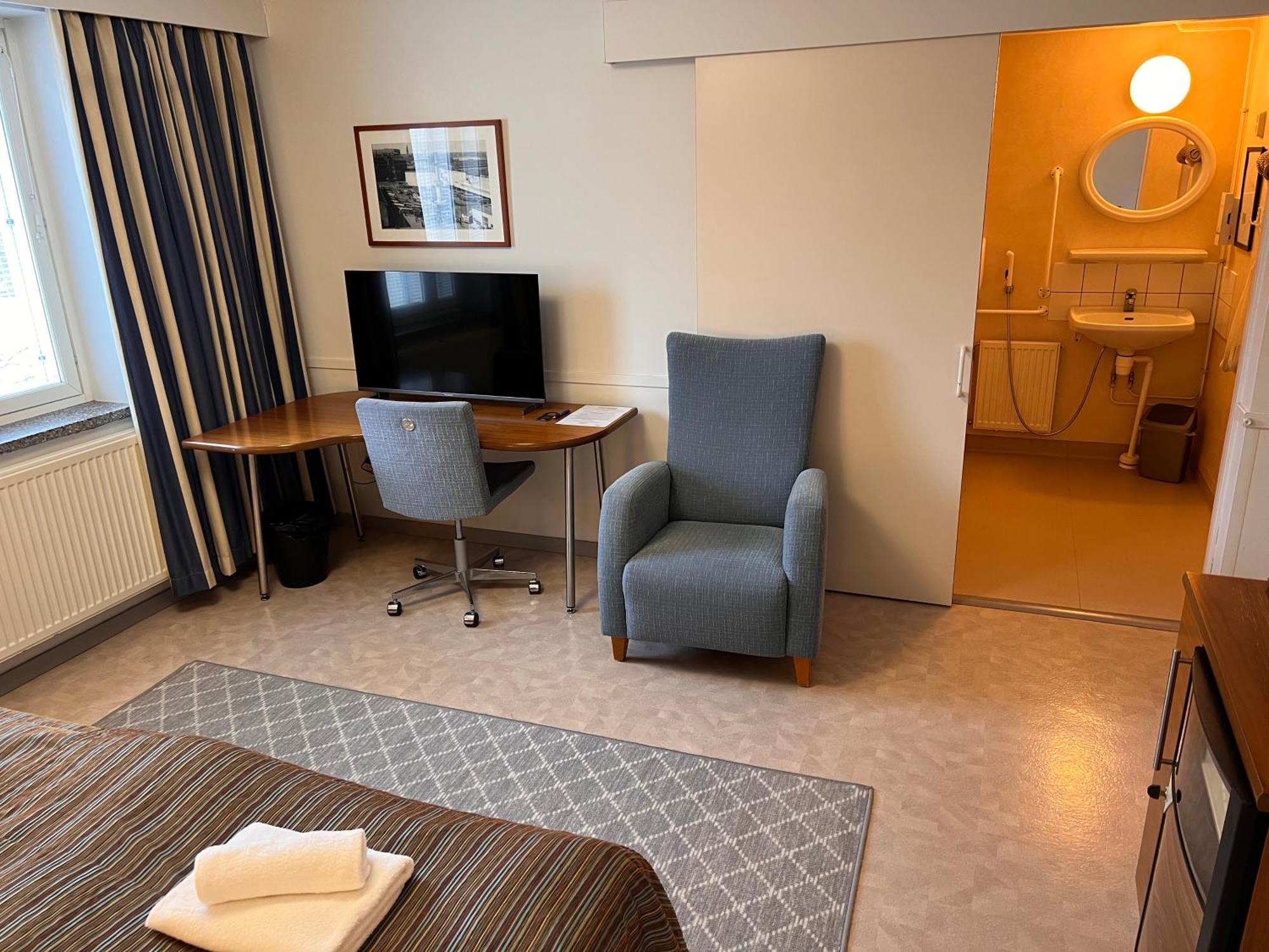 פורבו Budget Hotel Easystay מראה חיצוני תמונה