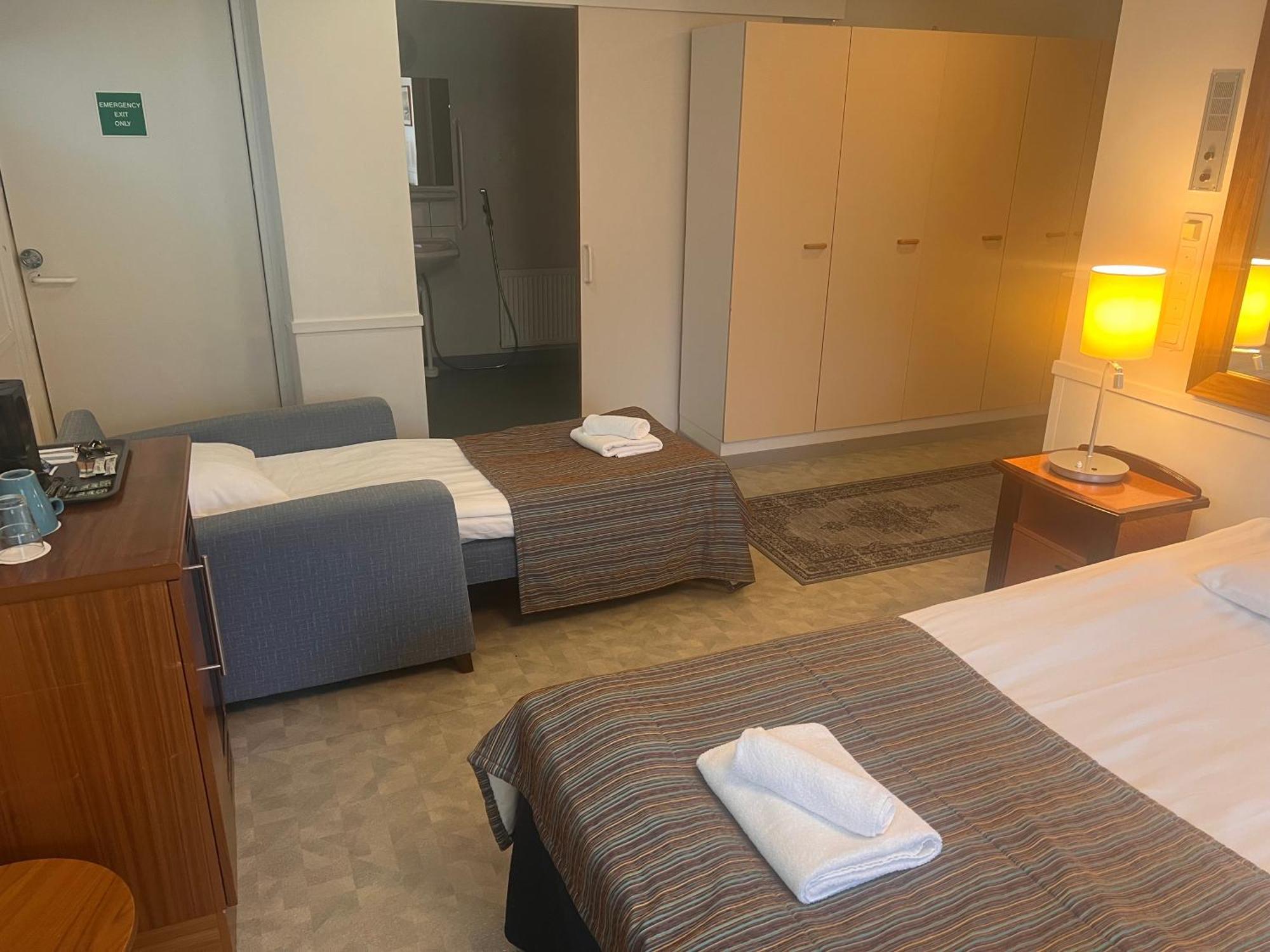 פורבו Budget Hotel Easystay מראה חיצוני תמונה